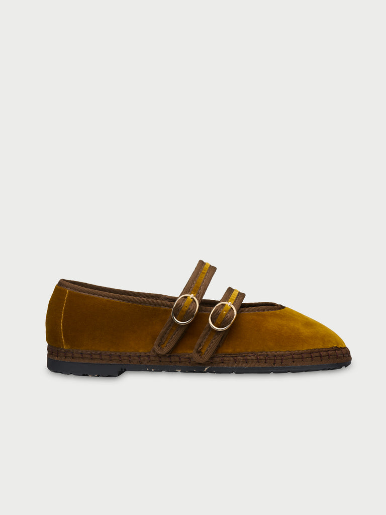 Claire Ochre