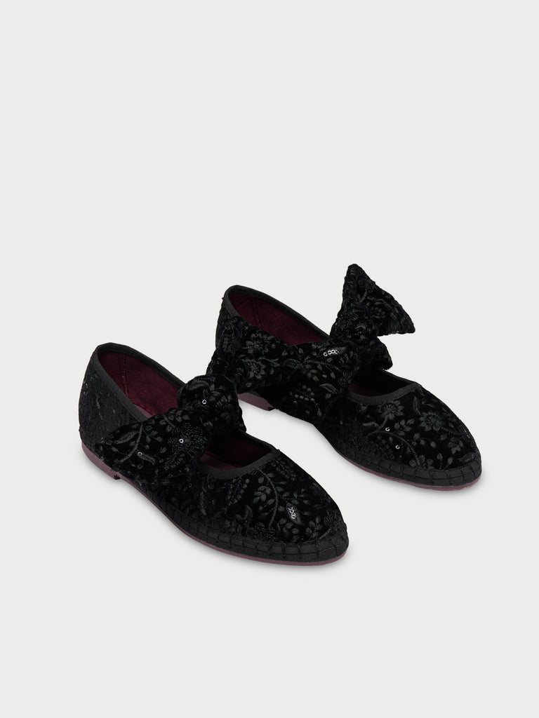 Lyra Sylva Black